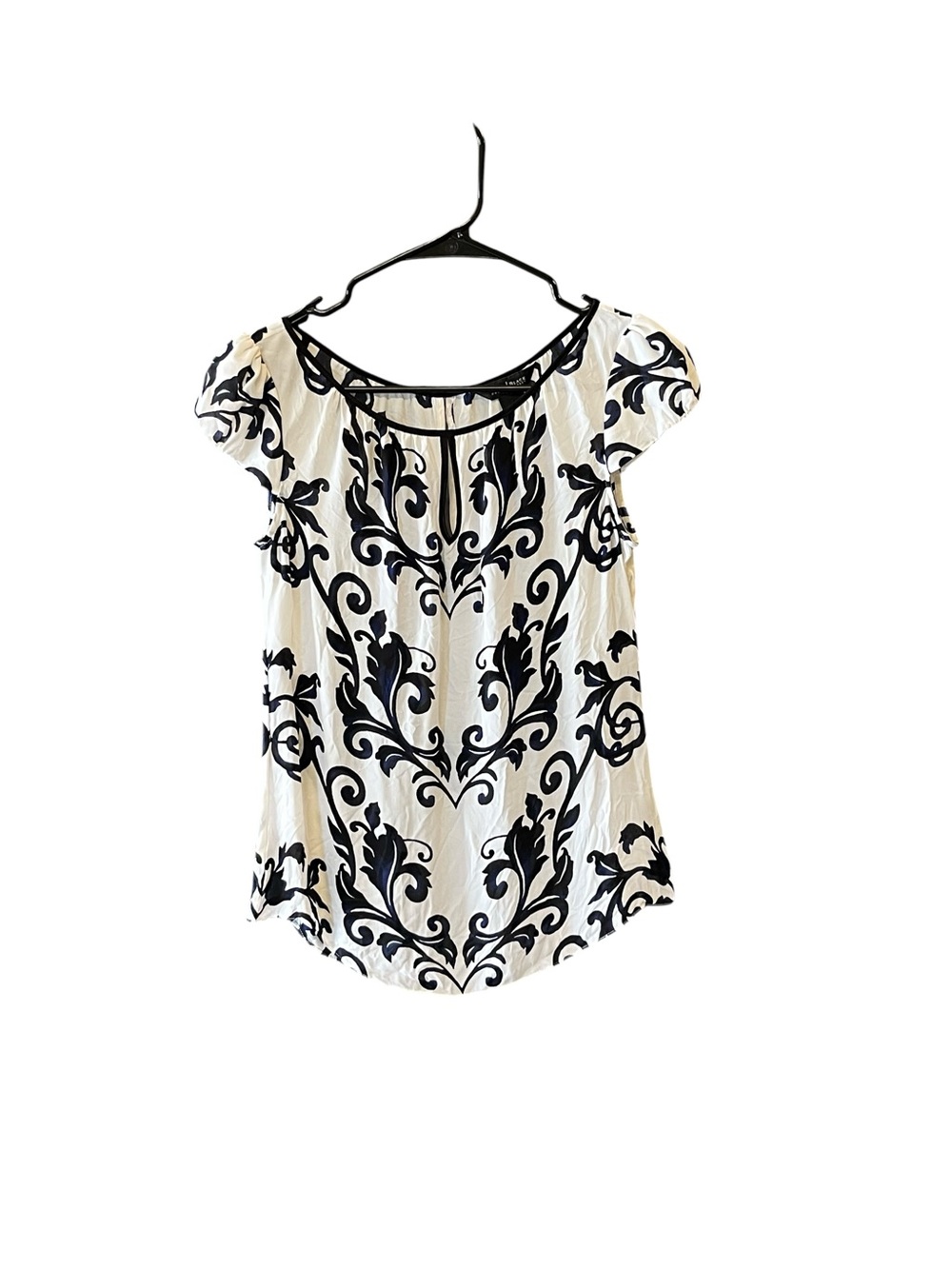 WHBM Silk Blouse Size 2 White Black Scroll Print Cap Sleeve Keyhole Career Top